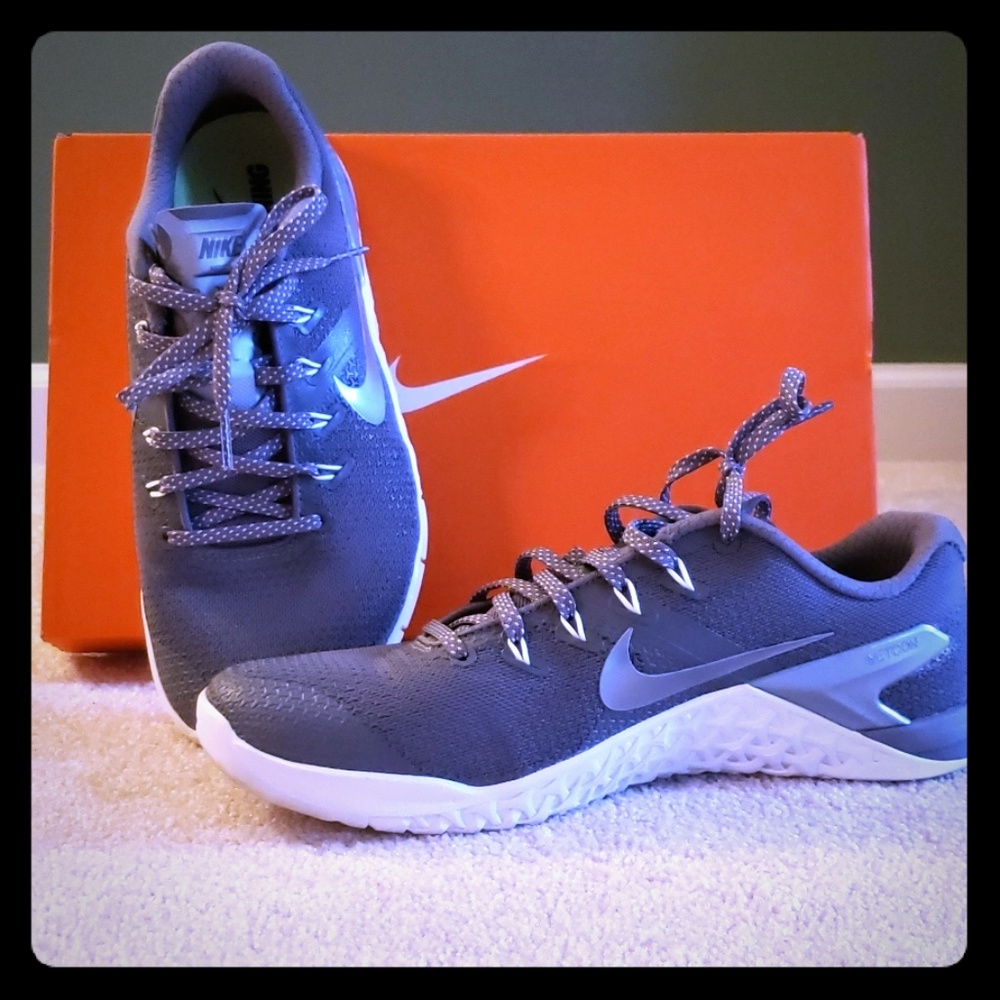 Nike Metcon training shoes womens sz 8